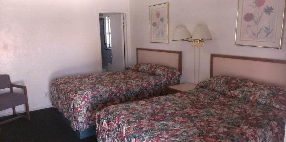 Hotel Economy 2*